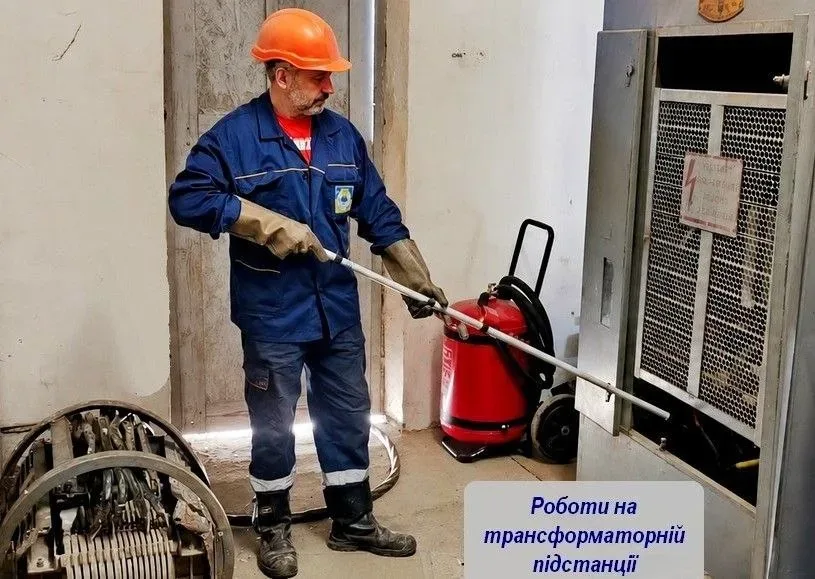 Працівники Херсонського водоканалу усувають витоки на водопровідних мережах 3