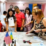 Учасники розмовного клубу TalkMasters обговорюють техніки запам'ятовування слів у бібліотеці ім. Гончара в Херсоні