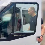 Спеціалізований автомобіль з підйомником для перевезення маломобільних пацієнтів, який отримала лікарня Херсона