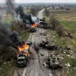 Знищена російська військова техніка на дорозі окупованої Херсонщини, наслідки ударів ЗСУ 2026