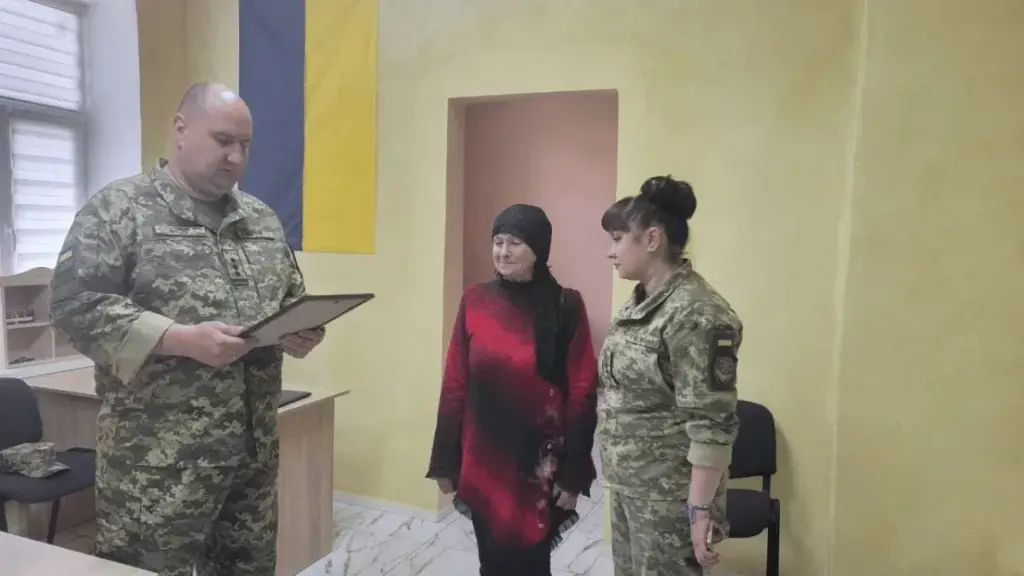 Матері загиблого Вадима Зінчака вручили орден За мужність