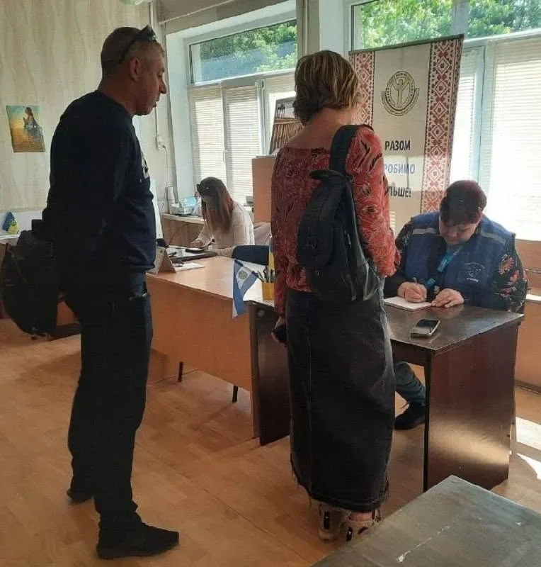 Майже 350 одиниць дитячого харчування видали переселенцям з Херсонщини у Кривому Розі