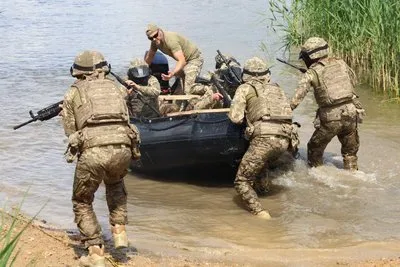 Морські піхотинці 40-ї бригади проходять підготовку до боїв на воді та островах у Херсонській області 1