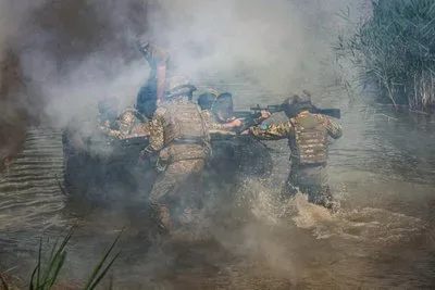 Морські піхотинці 40-ї бригади проходять підготовку до боїв на воді та островах у Херсонській області 4