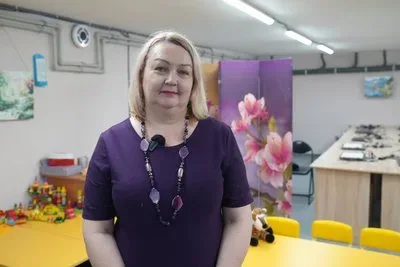Діти на Херсонщині займаються в облаштованому укритті, яке замінило дитячий садок. 2