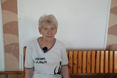Рятувальники працюють на місці зруйнованої багатоповерхівки у Херсоні після російської дронової атаки. 1