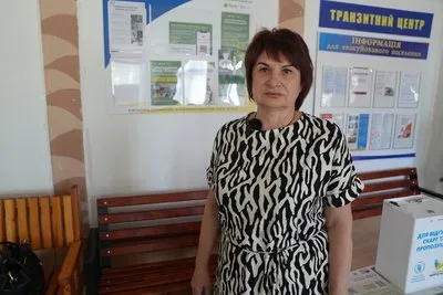 Рятувальники працюють на місці зруйнованої багатоповерхівки у Херсоні після російської дронової атаки. 5
