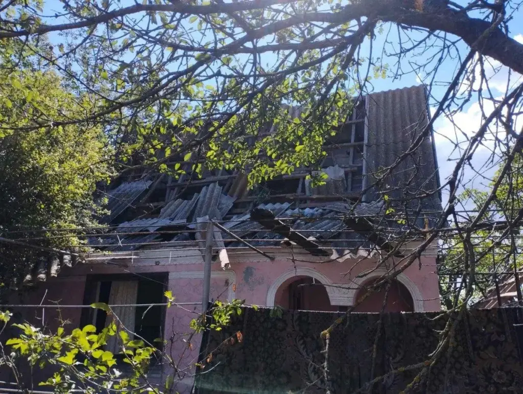 Наслідки російських ударів по Золотій Балці: пошкоджено два будинки