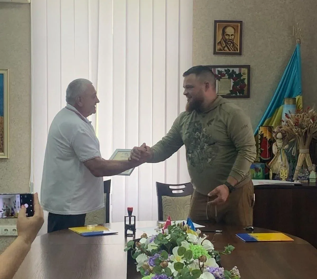 Нововоронцовська громада передає легкові автомобілі Черкащині на знак вдячності за підтримку 1