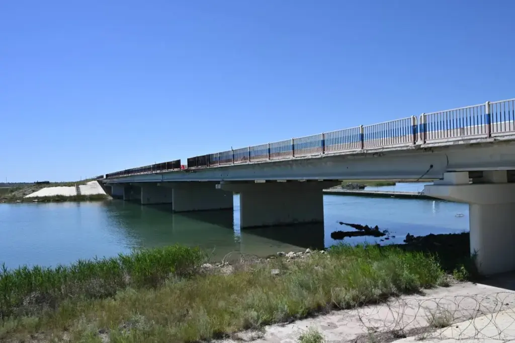 Окупанти на Арабатській стрілці змінили логістику та використовують понтонні переправи