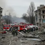 Пошкоджені будинки та інфраструктура на Херсонщині після обстрілів, люди отримують поранення