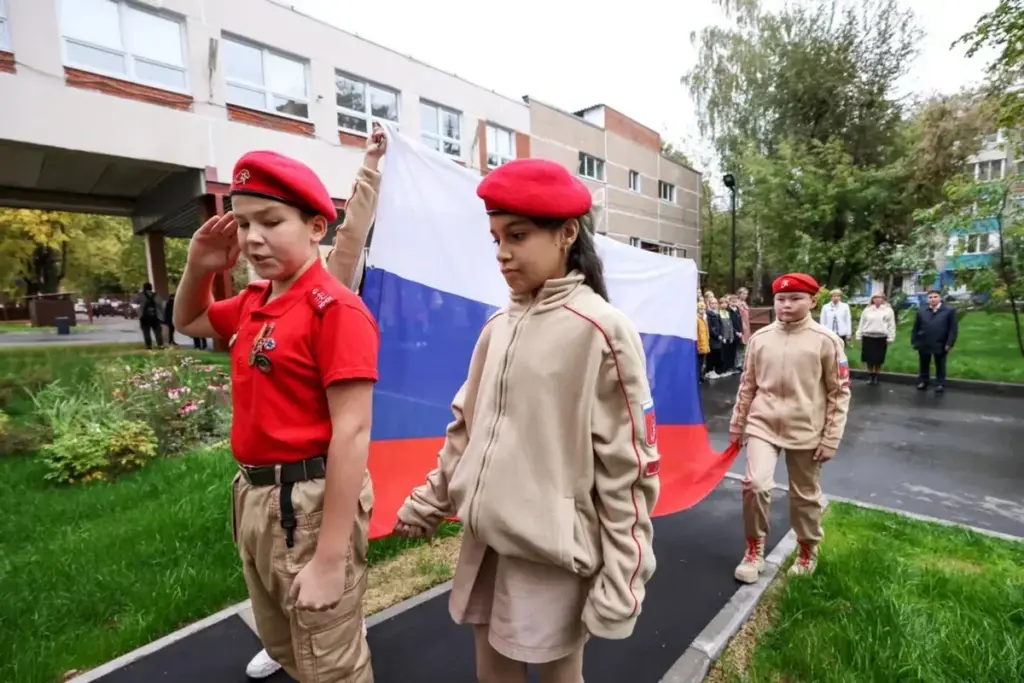 Окупанти залучили 83 «радники з виховання» у школи лівобережжя Херсонщини