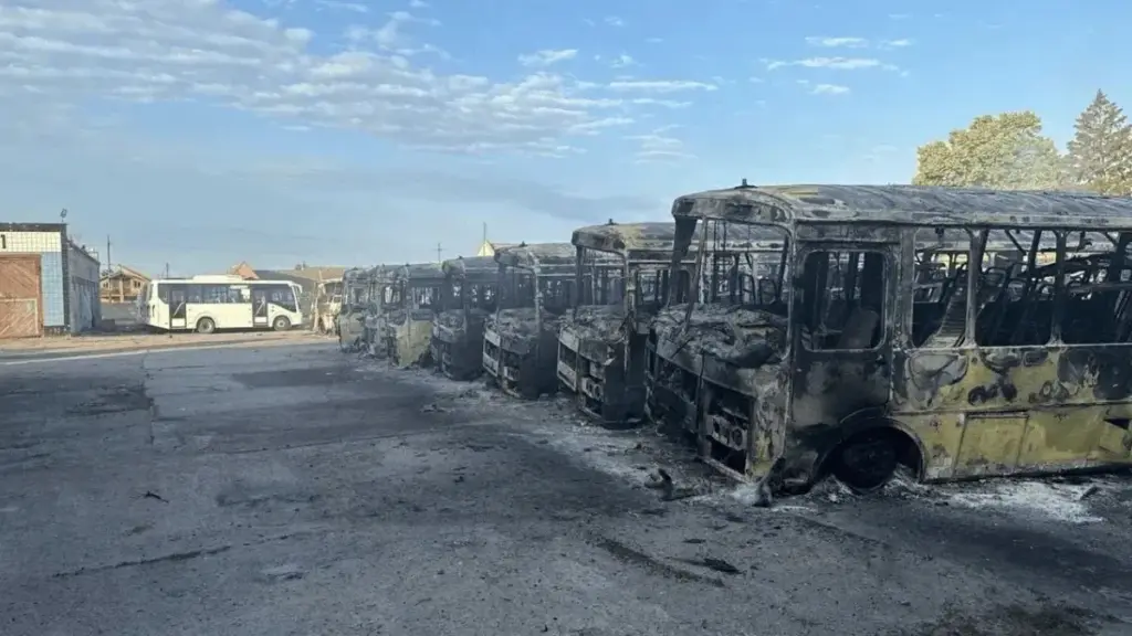 Окупанти заявили про знищення 40 автобусів на Херсонщині внаслідок атаки дронів