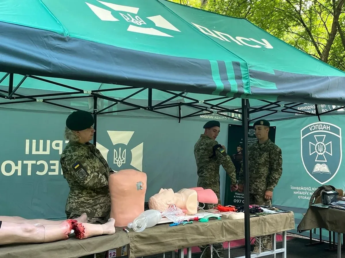 Переселенці з Херсонщини на соціально-медичному заході «Медичний пікнічок» у Хмельницькому. 2