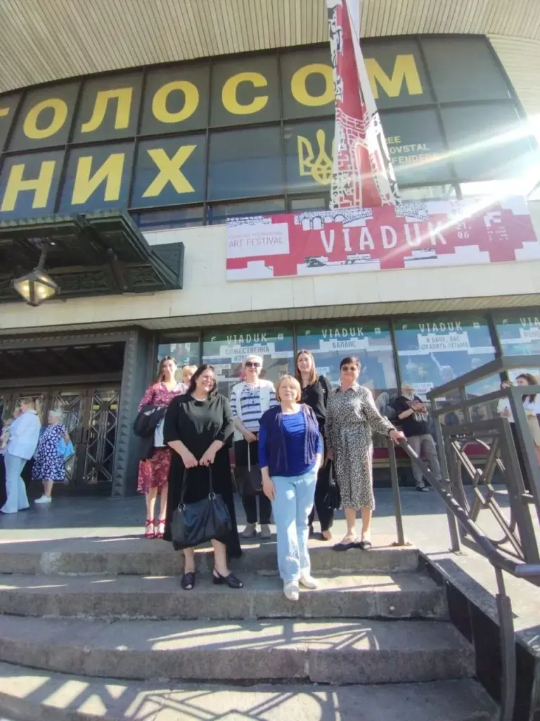 Переселенці з Херсонщини відвідали виставу «Енеїда» в Івано-Франківську