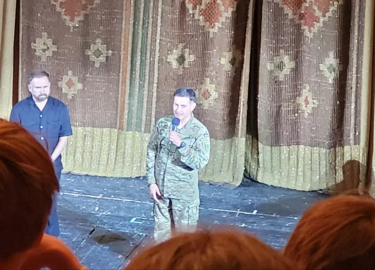 Переселенці з Херсонщини відвідують виставу «Енеїда» в Івано-Франківському театрі 1