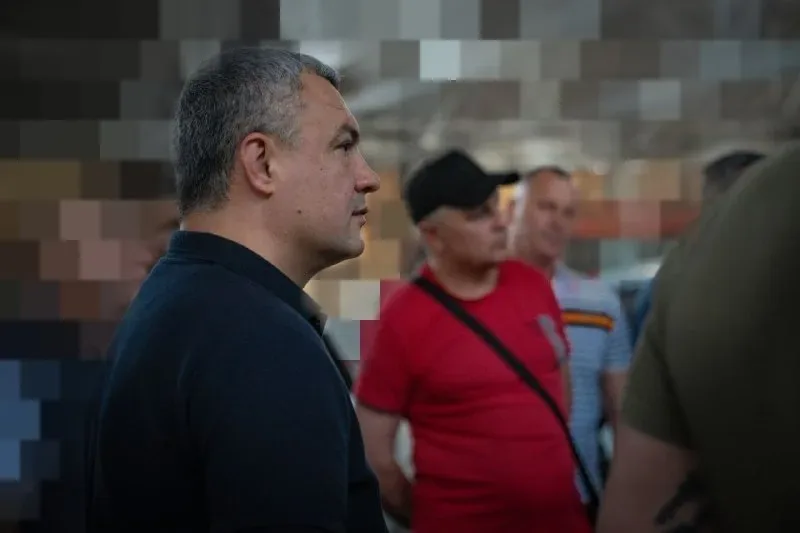 Захисні сітки над дорогою на Херсонщині, що оберігають від дронових атак 2