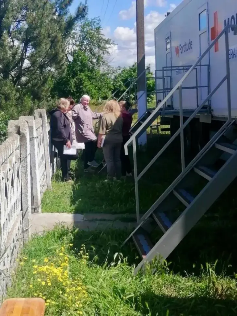 Понад 300 херсонців отримали допомогу мобільної клініки «Fortitude»
