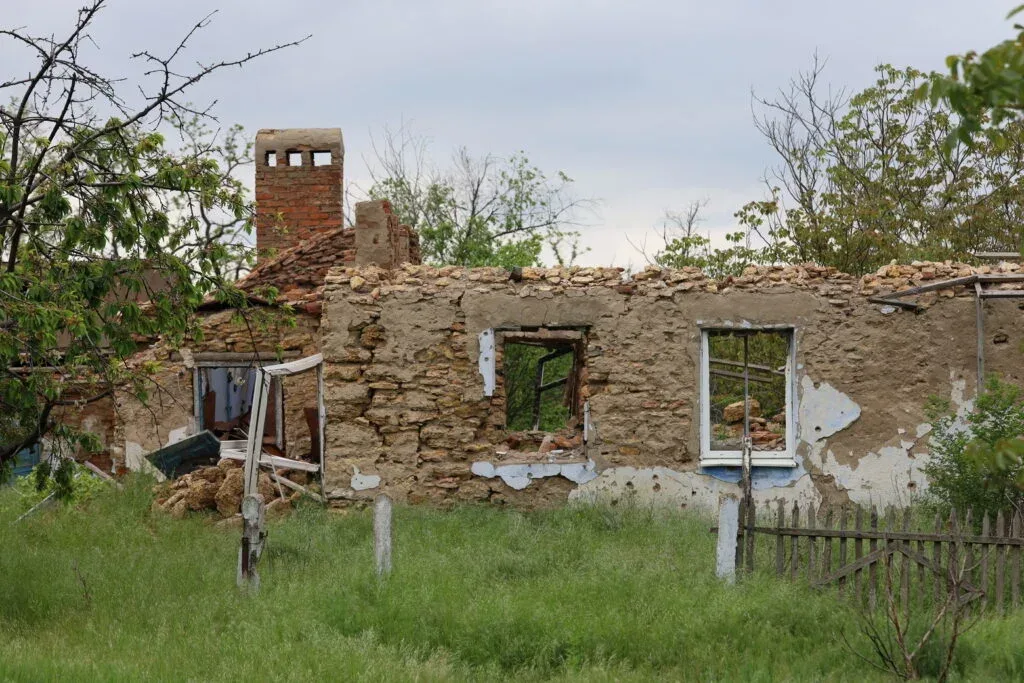 Відновлення зруйнованих будівель у Високопіллі, Херсонська область, після деокупації. 5