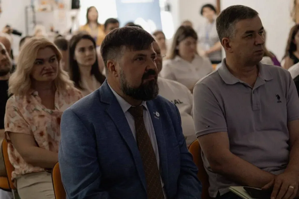 Михайло Линецький та Дмитро Лубінець під час обговорення захисту прав людини в Херсоні 1