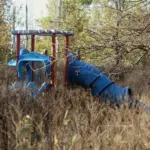 Діти та дорослі під час евакуації з небезпечної зони на Херсонщині, за розпорядженням ОВА