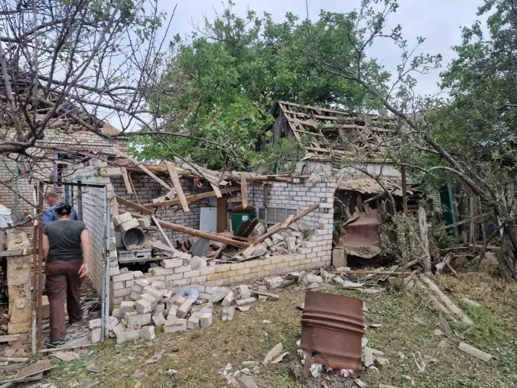 Російська авіація вдарила по Херсонщині, пошкоджено будинки