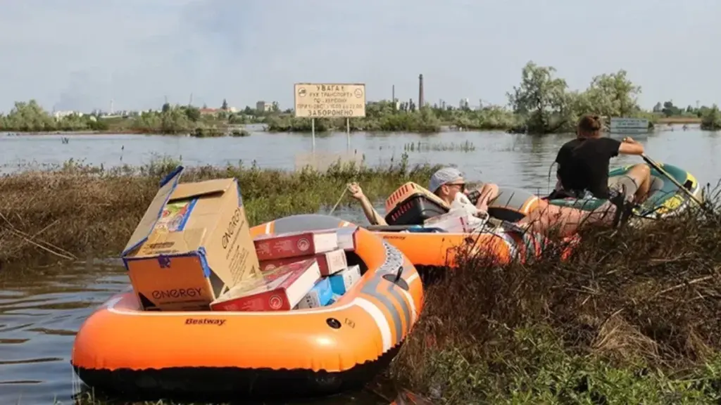 Російські війська обстрілювали рятувальників та блокували евакуацію після підриву Каховської ГЕС