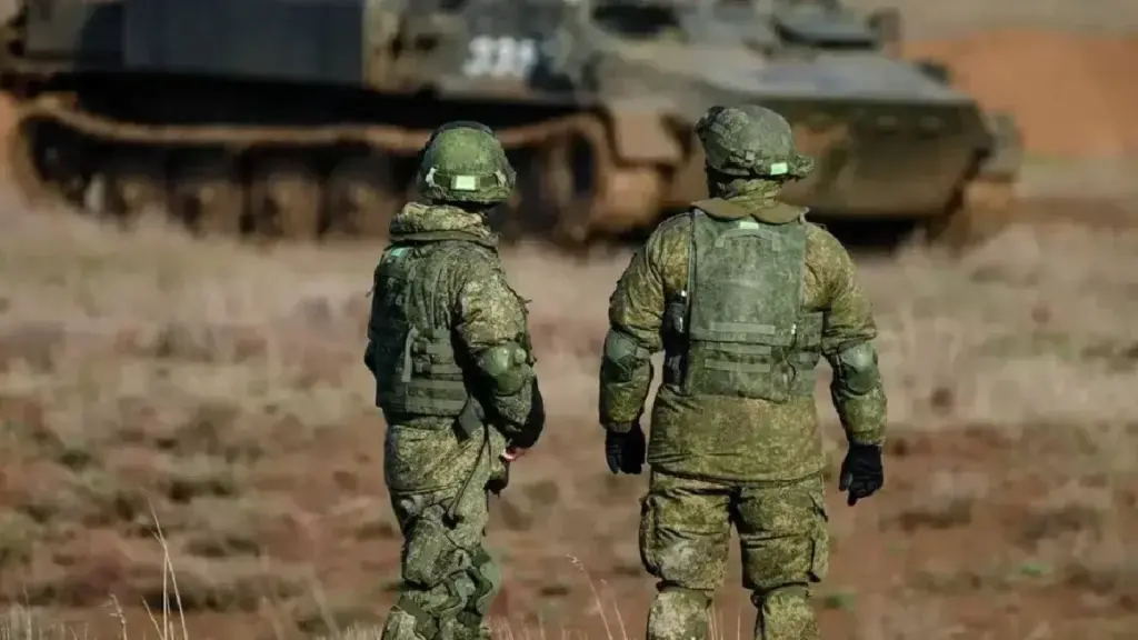Російські військові ховаються за цивільними на окупованій Херсонщині