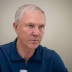 Володимир Сальдо під час одного зі своїх брифінгів, де він озвучує заяви про ситуацію в регіоні.