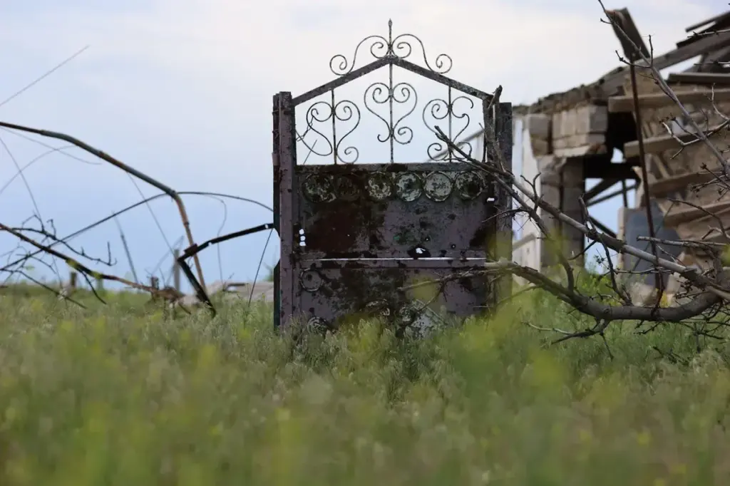 Село Безіменне на межі Херсонщини зруйноване вщент: 78 будинків знищено