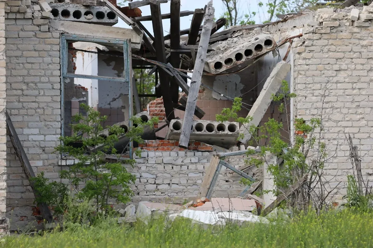Зруйновані будинки села Безіменне на Херсонщині після окупації російськими військами 8