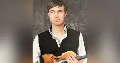 Поштова марка «Шанс на життя» з червоним серцем на монохромному фоні, що символізує донорство крові 5