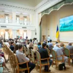 Троє працівників Херсонської ОВА отримують урядові нагороди за сумлінну працю та роботу у прифронтовій області.