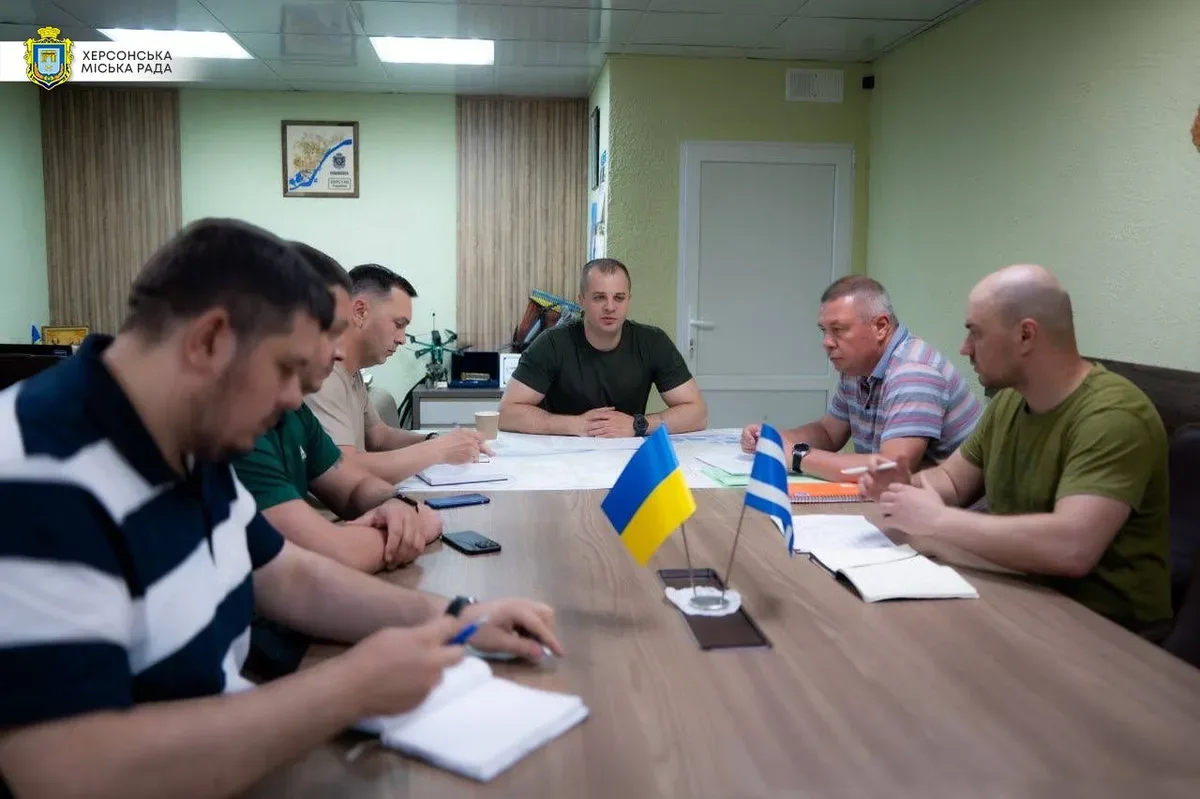 Робоча нарада представників міської влади Херсона та інтернет-провайдерів щодо підключення укриттів до мережі інтернет. 2