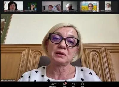 У Херсоні бібліотекарка Лілія Віжічаніна обговорила мовний код нації