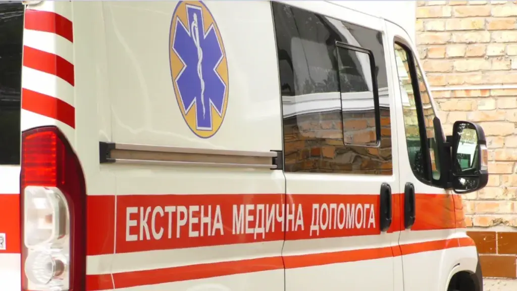 У Херсоні дрон РФ спалив швидку допомогу медичного закладу