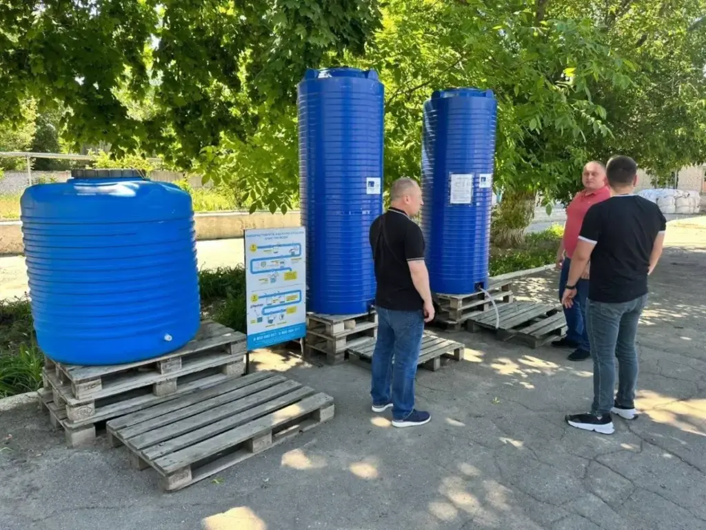 У Херсоні перевірили якість питної води в пунктах розливу від благодійників