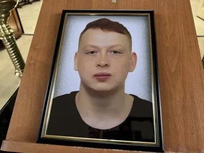 У Херсоні попрощалися з Романом Платоновим, який загинув на Донеччині, його мати шукала сина півтора року 1