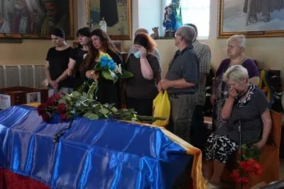 Церемонія прощання з українськими військовослужбовцями Владиславом Кисельовим та Дмитром Жуковим у Херсоні 3