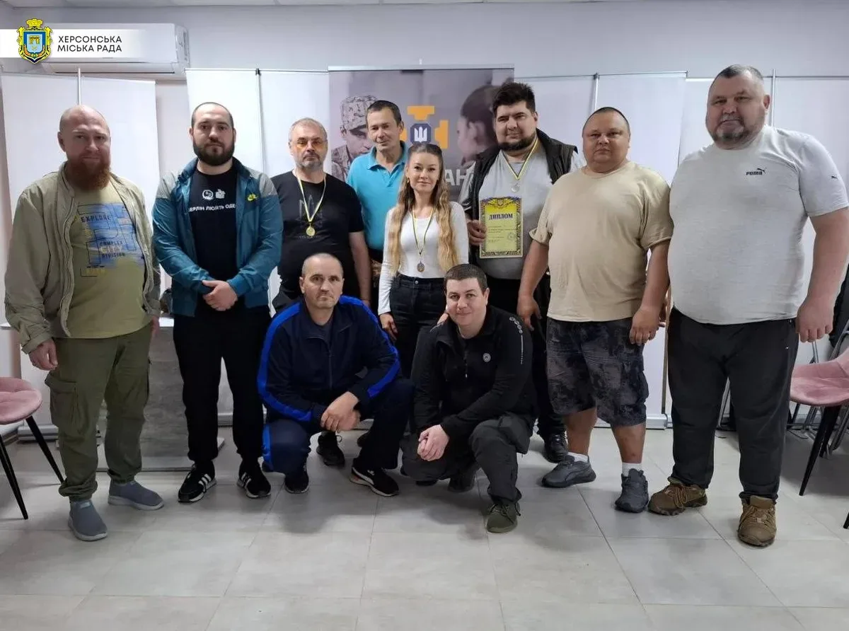 Ветерани у Херсоні змагаються з бочча, отримують дипломи та підтримку громадських організацій та ТЦК. 8