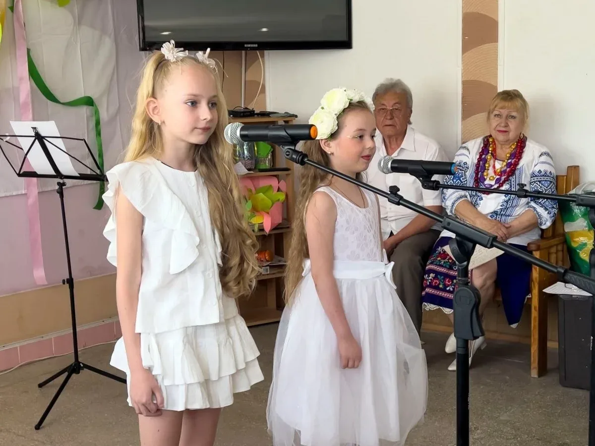 У Херсоні відбувся тематичний захід до Дня захисту літніх людей для евакуйованих жителів у колективному центрі 1