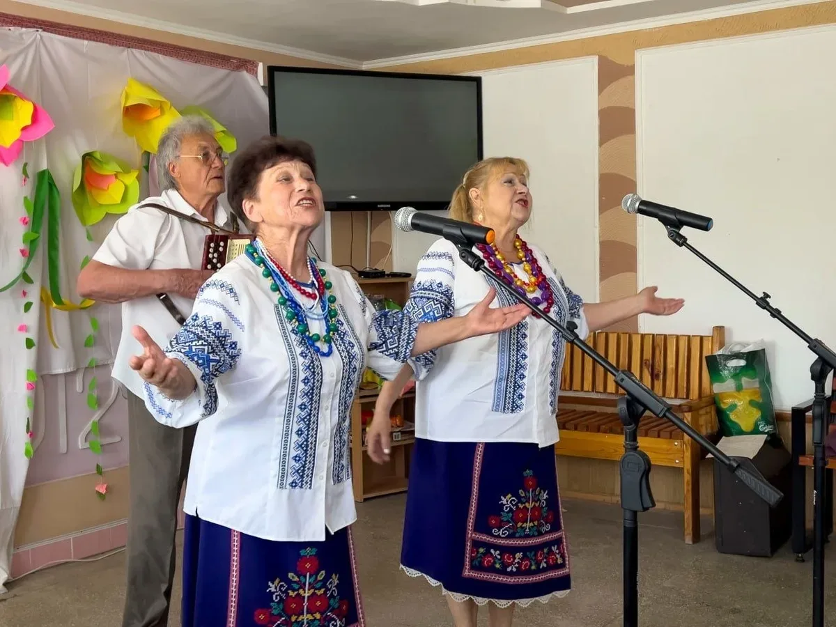 У Херсоні відбувся тематичний захід до Дня захисту літніх людей для евакуйованих жителів у колективному центрі 2