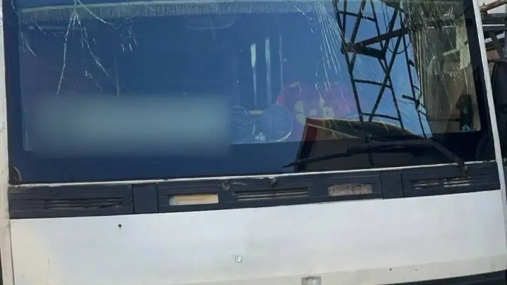 У Херсоні за годину військові РФ атакували два автобуси, п’ятеро поранених