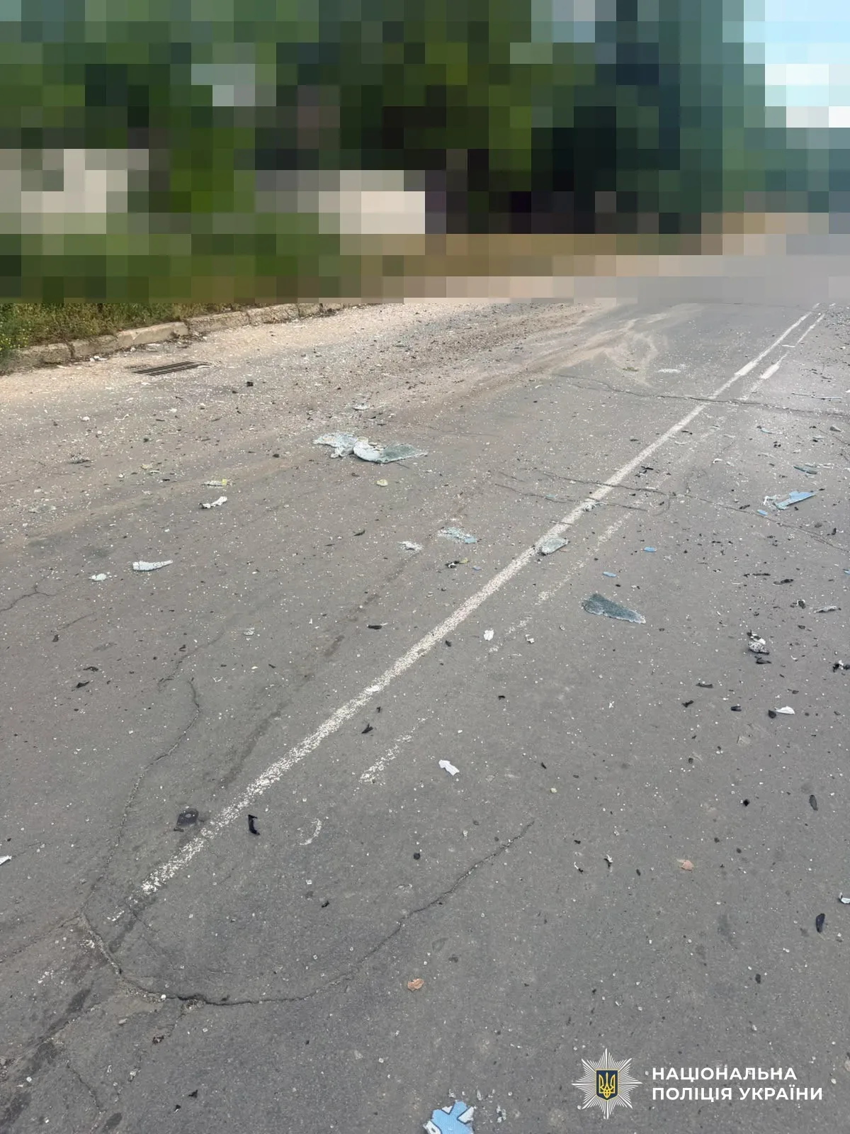 Пошкоджений дрон або місце обстрілу в Херсоні, поліцейські документують наслідки атаки 3