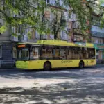 Тролейбуси стоять на вулиці Херсона через ремонт контактної мережі