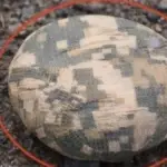 Знайдені протипіхотні міни "Пряник" або "Плюшка" у селищі Комишани на Херсонщині, які скидають російські військові