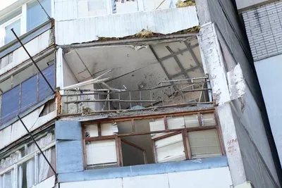 Пошкоджений після влучання дрона будинок в Корабельному районі Херсона 3