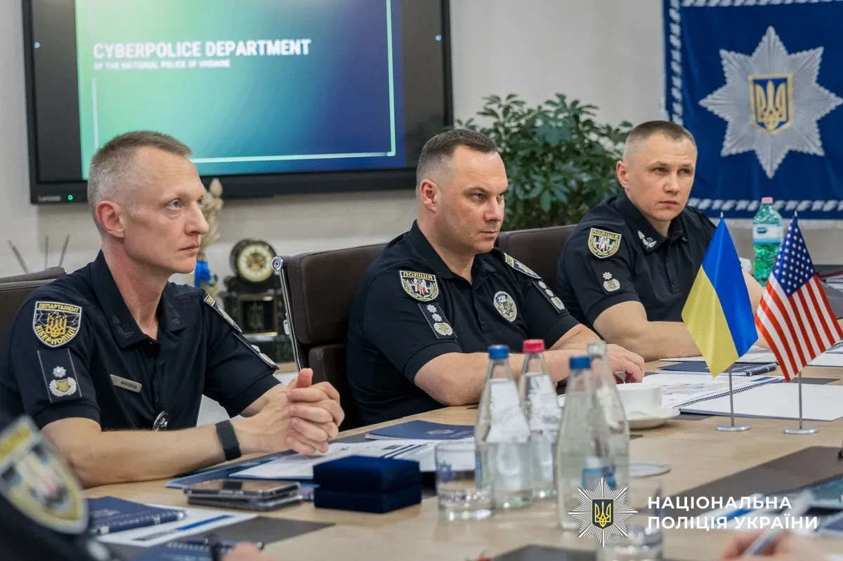 Голова Національної поліції України Іван Вигівський зустрічається з представниками ФБР США, обговорюючи співпрацю 1