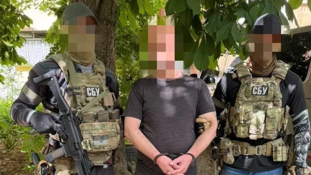 В Одесі затримали херсонця, який охороняв вантажі окупантів зі зброєю