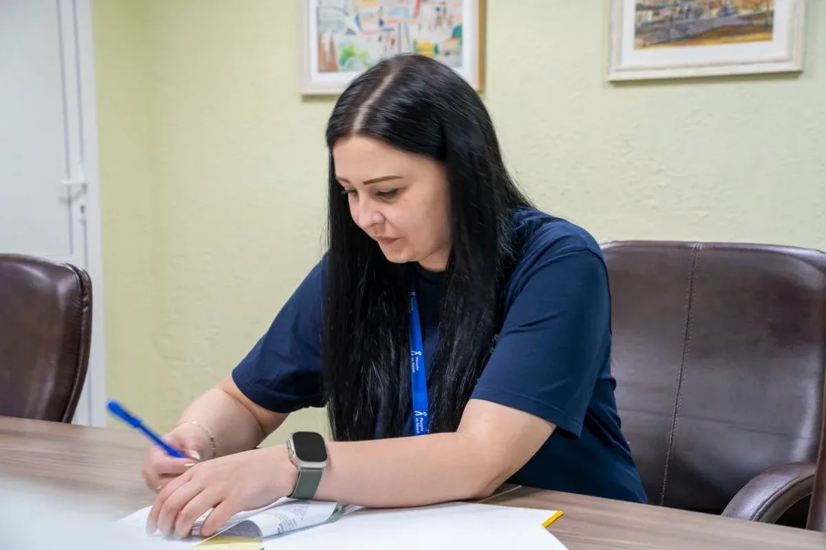 Ярослав Шанько підписує угоду про гуманітарну допомогу, зокрема 16 тисяч пляшок води для Херсона 1